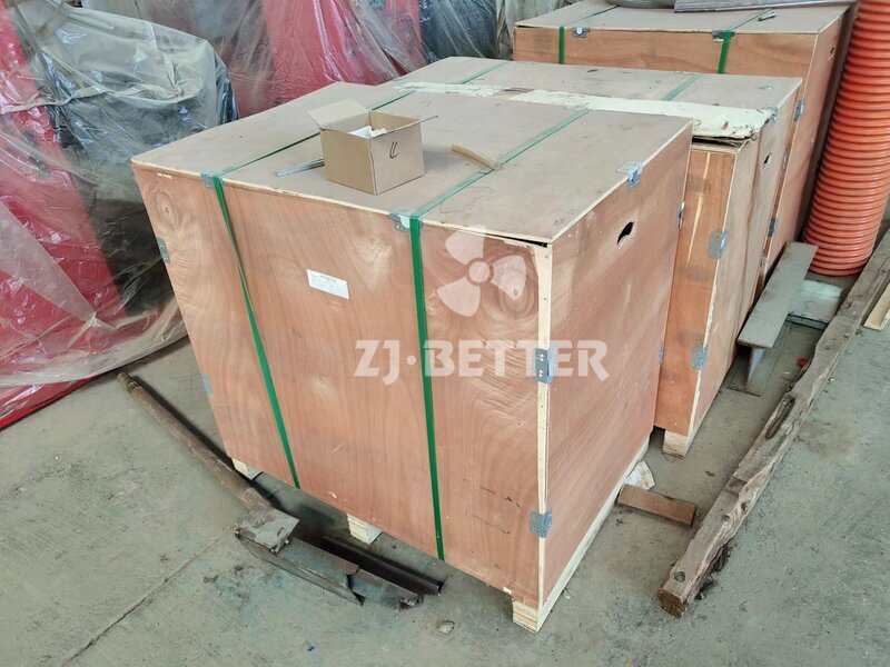 Free fumigating wooden case for package