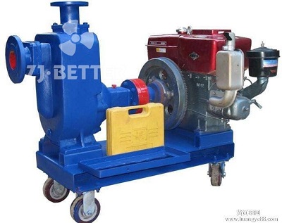 Self priming irrigation pump