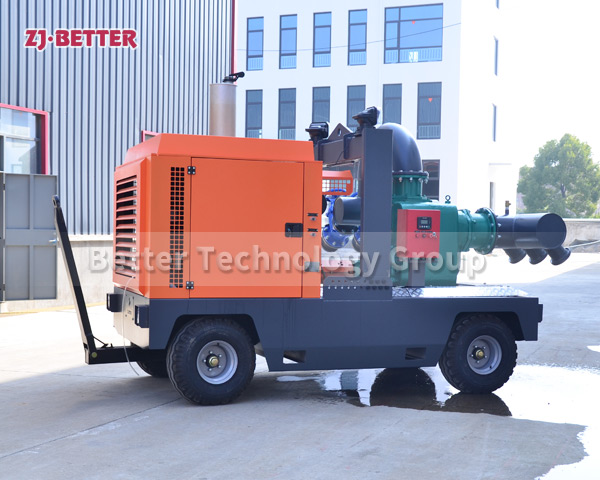 The mobile pump truck can quickly maneuver to reach the application occasion